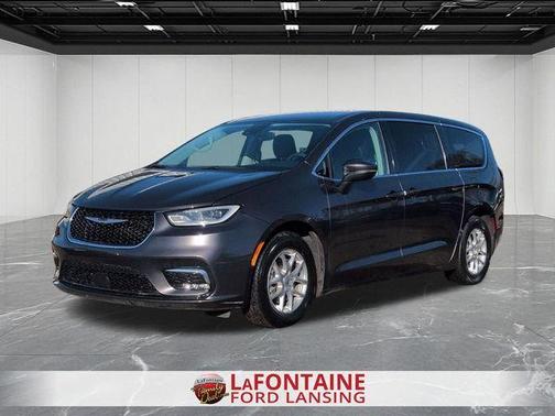 2023 Chrysler Pacifica Touring-L