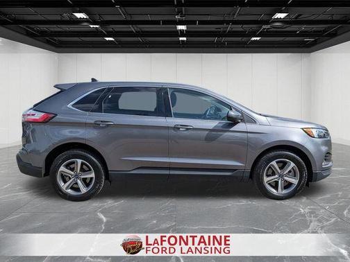 Gray Metallic 2022 Ford Edge SEL
