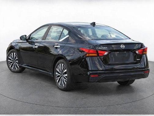 Black 2025 Nissan Altima SV
