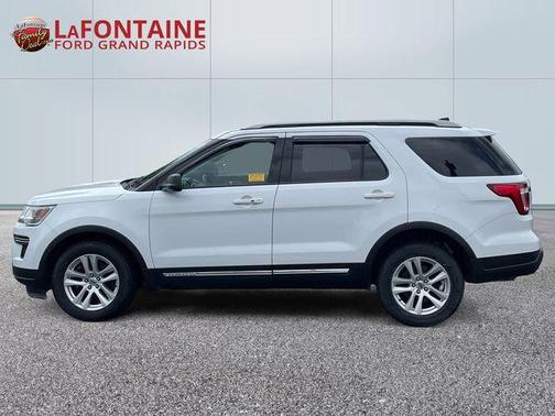 Oxford White 2018 Ford Explorer XLT