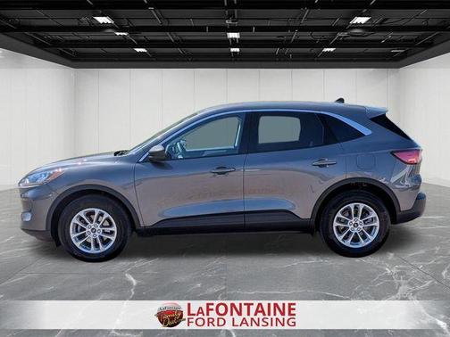 Gray Metallic 2022 Ford Escape SE
