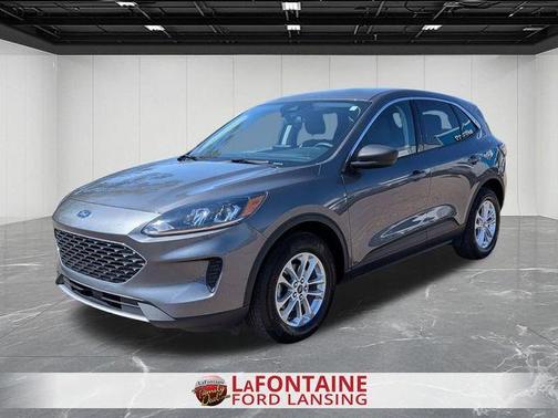 Gray Metallic 2022 Ford Escape SE