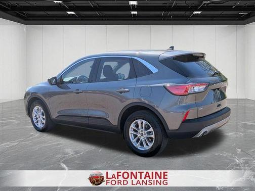 Gray Metallic 2022 Ford Escape SE