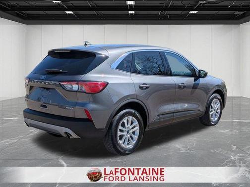 Gray Metallic 2022 Ford Escape SE