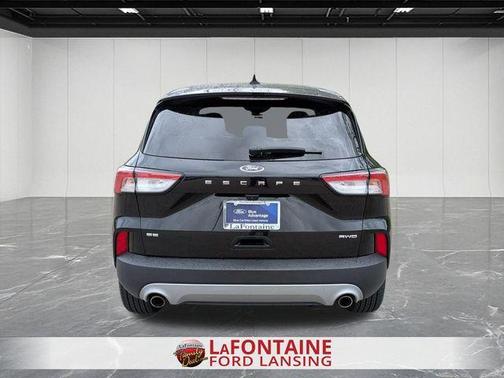 Black Metallic 2022 Ford Escape SE