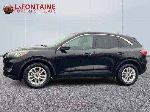 Black Metallic 2022 Ford Escape SE