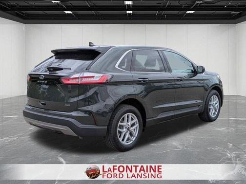 Green Metallic 2024 Ford Edge SEL