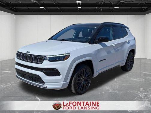 Bright White Clearcoat 2023 Jeep Compass Altitude