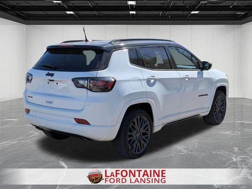 Bright White Clearcoat 2023 Jeep Compass Altitude