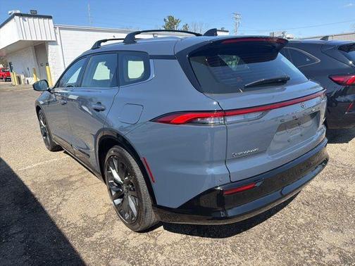 2025 Toyota Crown Signia LIMITED