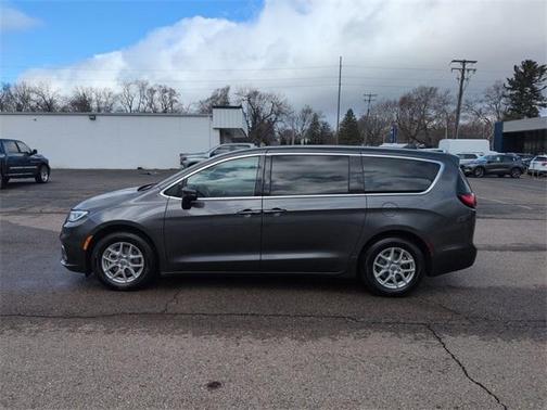 2023 Chrysler Pacifica Touring-L
