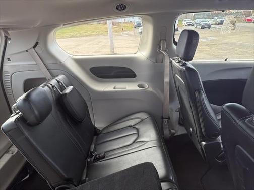 2023 Chrysler Pacifica Touring-L