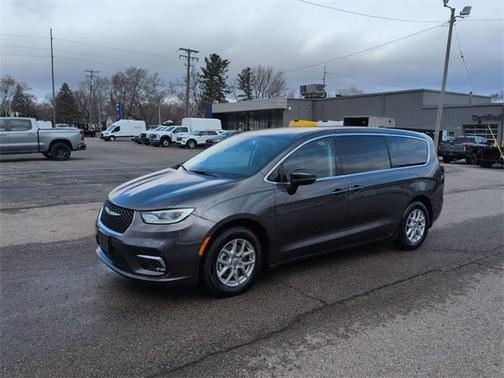 2023 Chrysler Pacifica Touring-L