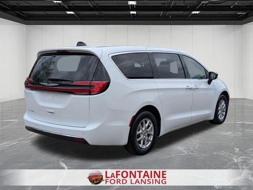 Bright White Clearcoat 2024 Chrysler Pacifica Touring-L
