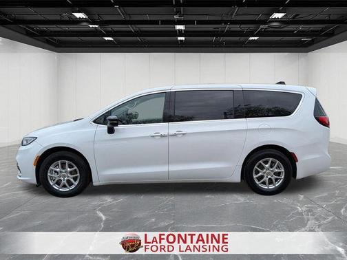 Bright White Clearcoat 2024 Chrysler Pacifica Touring-L