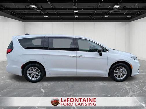 Bright White Clearcoat 2024 Chrysler Pacifica Touring-L