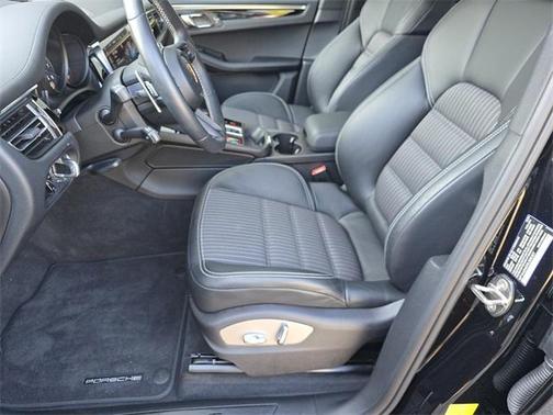 2025 Porsche Macan T