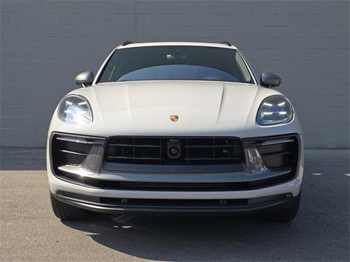 2025 Porsche Macan T