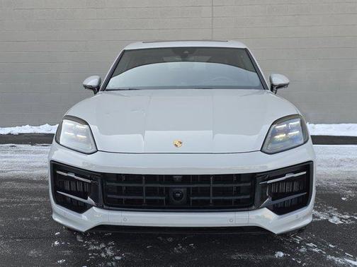 2025 Porsche Cayenne GTS