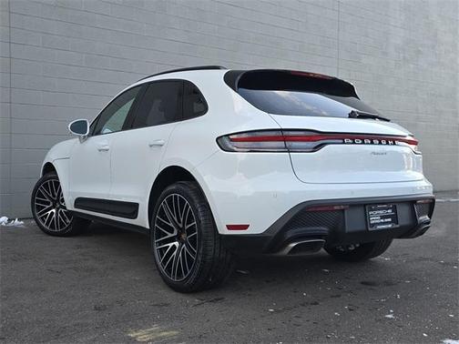 2025 Porsche Macan 