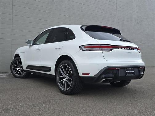 2023 Porsche Macan Base (PDK)
