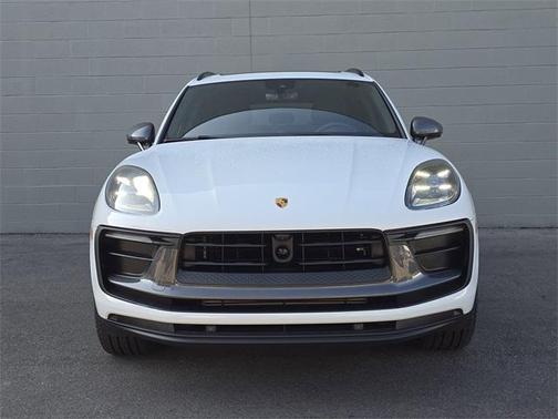 2025 Porsche Macan T