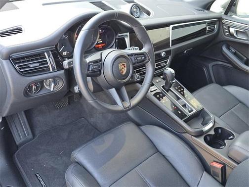 2025 Porsche Macan T
