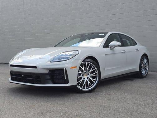2025 Porsche Panamera 4