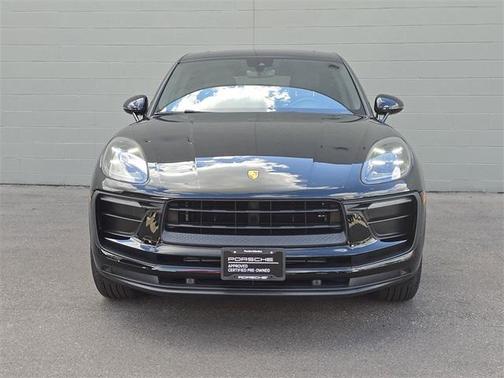 2022 Porsche Macan Base