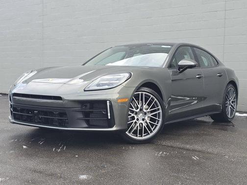 2026 Porsche Panamera 4