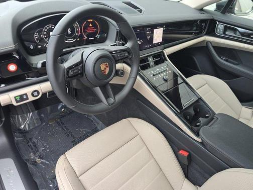 2026 Porsche Panamera 4