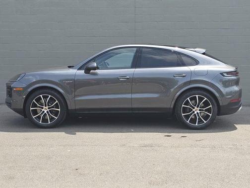 2025 Porsche Cayenne Base