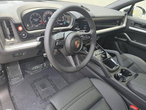 2025 Porsche Cayenne Base