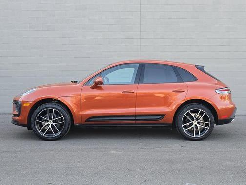 2025 Porsche Macan T