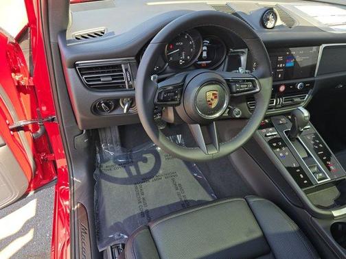 2025 Porsche Macan GTS