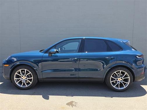 2025 Porsche Cayenne Base