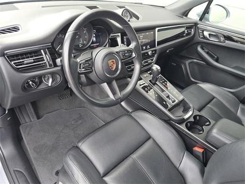2023 Porsche Macan 
