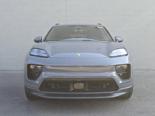 2025 Porsche Macan 4S