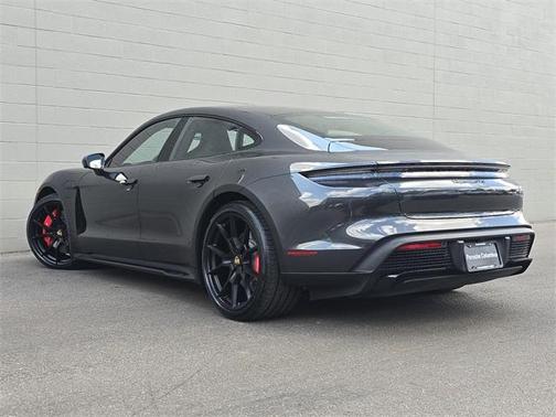 2022 Porsche Taycan GTS