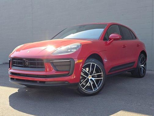 2025 Porsche Macan T
