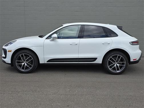 2023 Porsche Macan Base (PDK)