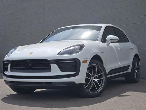 2023 Porsche Macan Base (PDK)