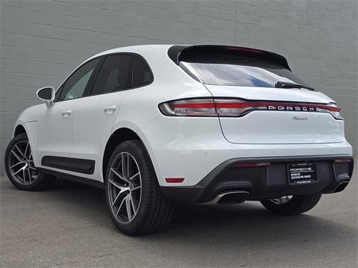 2023 Porsche Macan Base (PDK)