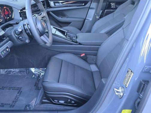 2026 Porsche Panamera 4