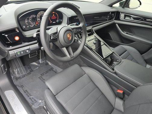 2026 Porsche Panamera 4