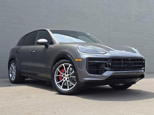 2025 Porsche Cayenne GTS