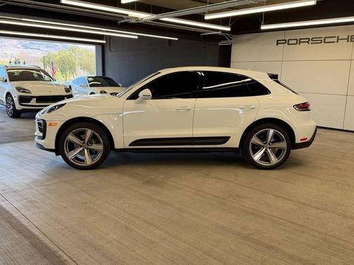 White 2022 Porsche Macan
