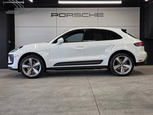 White 2022 Porsche Macan