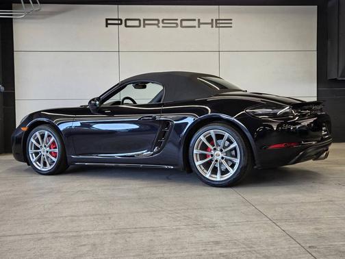 Jet Black Metallic 2023 Porsche 718 Boxster