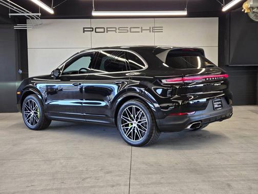 2025 Porsche Cayenne 
